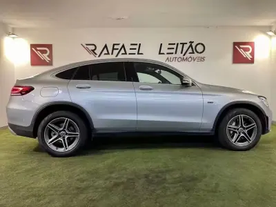 Mercedes-Benz GLC 300 2020 - 43750 EUR, 97000 km - AUTO.MOTO.pt - 97000km - foto 6 de 32