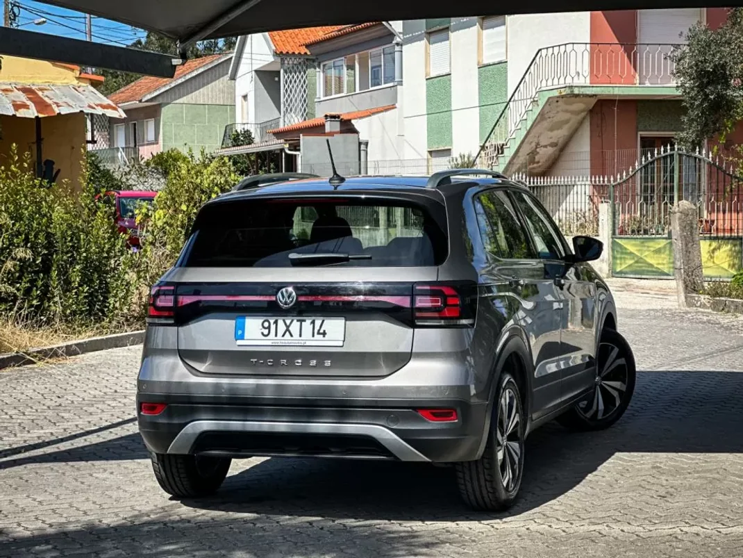 Volkswagen T-Cross 2019 - 15990 EUR, 140000 km - AUTO.MOTO.pt - 140000km - foto 2 de 12