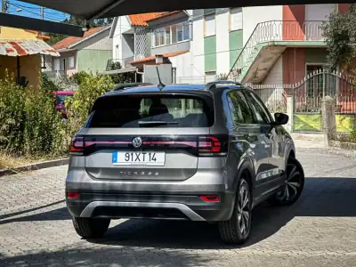 Volkswagen T-Cross 2019 - 15990 EUR, 140000 km - AUTO.MOTO.pt - 140000km - foto 2 de 12