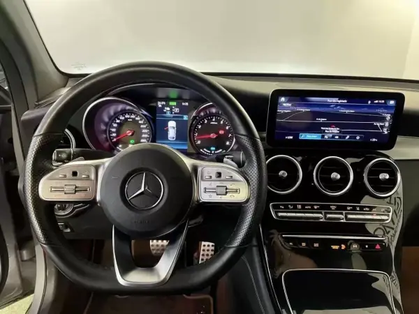 Mercedes-Benz GLC 300 2020 - 43750 EUR, 97000 km - AUTO.MOTO.pt - 97000km - foto 19 de 32