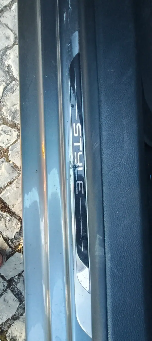 Volkswagen Golf Variant 2011 - 8000 EUR, 237000 km - AUTO.MOTO.pt - 237000km - foto 9 de 15