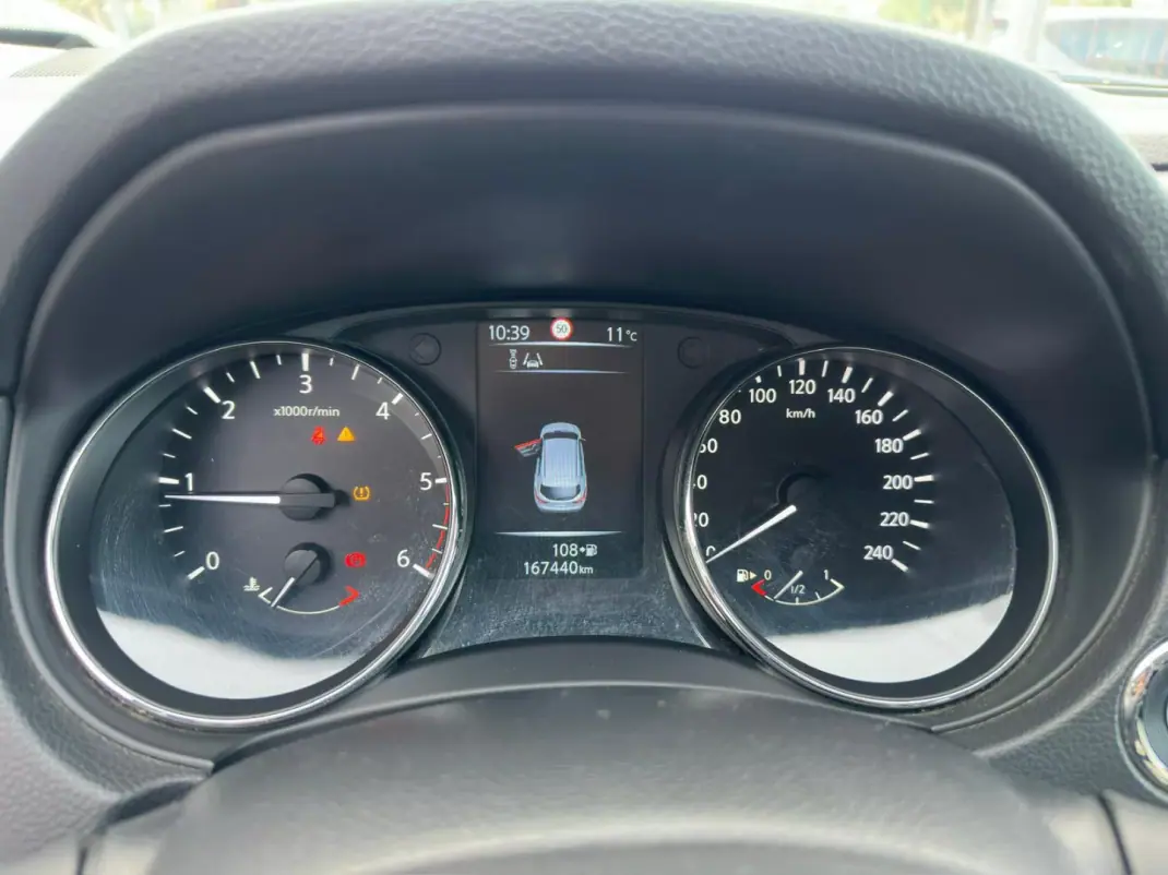 Nissan Qashqai 2014 - 17900 EUR, 167439 km - AUTO.MOTO.pt - 167439km - foto 19 de 28