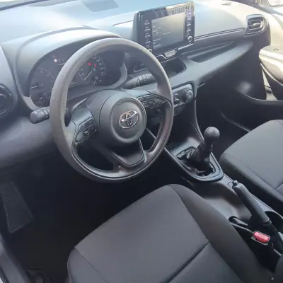 Toyota Yaris 2021 - 17490 EUR, 28569 km - AUTO.MOTO.pt - 28569km - foto 17 de 19