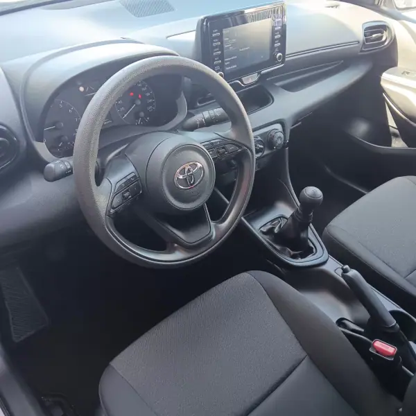 Toyota Yaris 2021 - 17490 EUR, 28569 km - AUTO.MOTO.pt - 28569km - foto 17 de 19