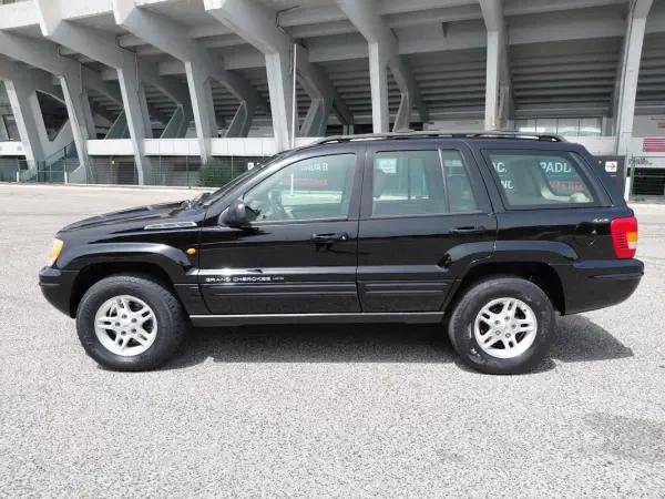 Jeep Grand Cherokee 2000 - 6490 EUR, 221450 km - AUTO.MOTO.pt - 221450km - foto 4 de 39
