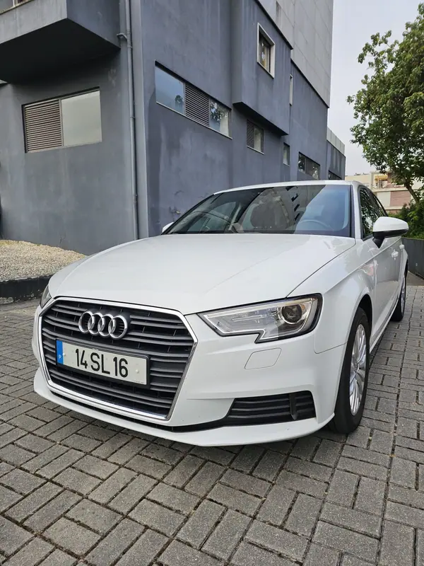 Audi A3 Sportback 2017 - 13990 EUR, 215500 km - AUTO.MOTO.pt - 215500km - foto 3 de 16