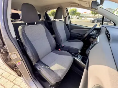 Toyota Yaris 2016 - 14500 EUR, 101000 km - AUTO.MOTO.pt - 101000km - foto 16 de 19