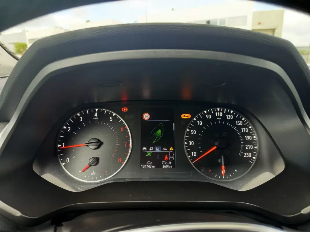 Renault Captur 2022 - 13990 EUR, 134500 km - AUTO.MOTO.pt - 134500km - foto 14 de 16