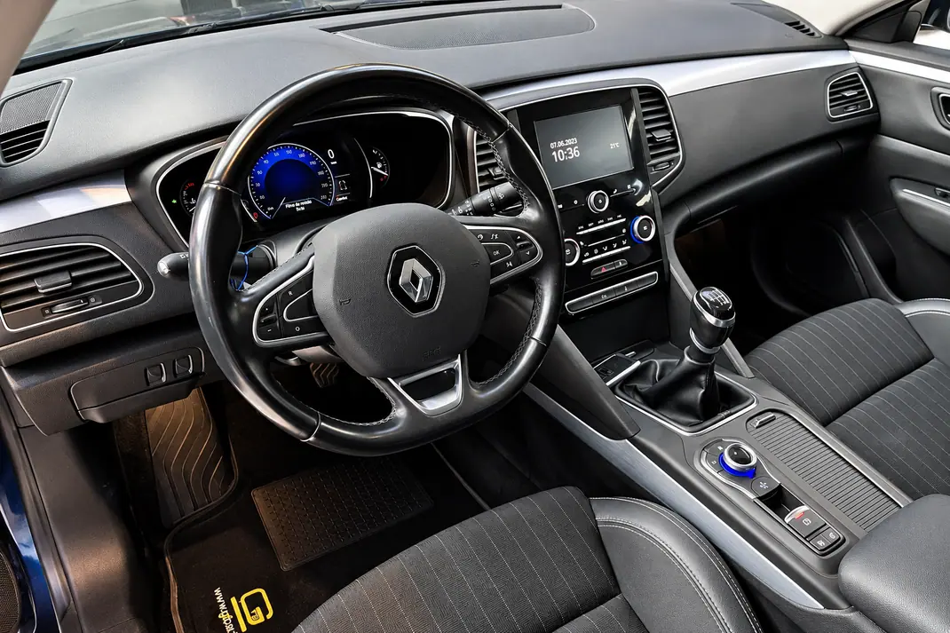 Renault Talisman Sport Tourer 2018 - 10800 EUR, 188000 km - 188000km - foto 6 de 11