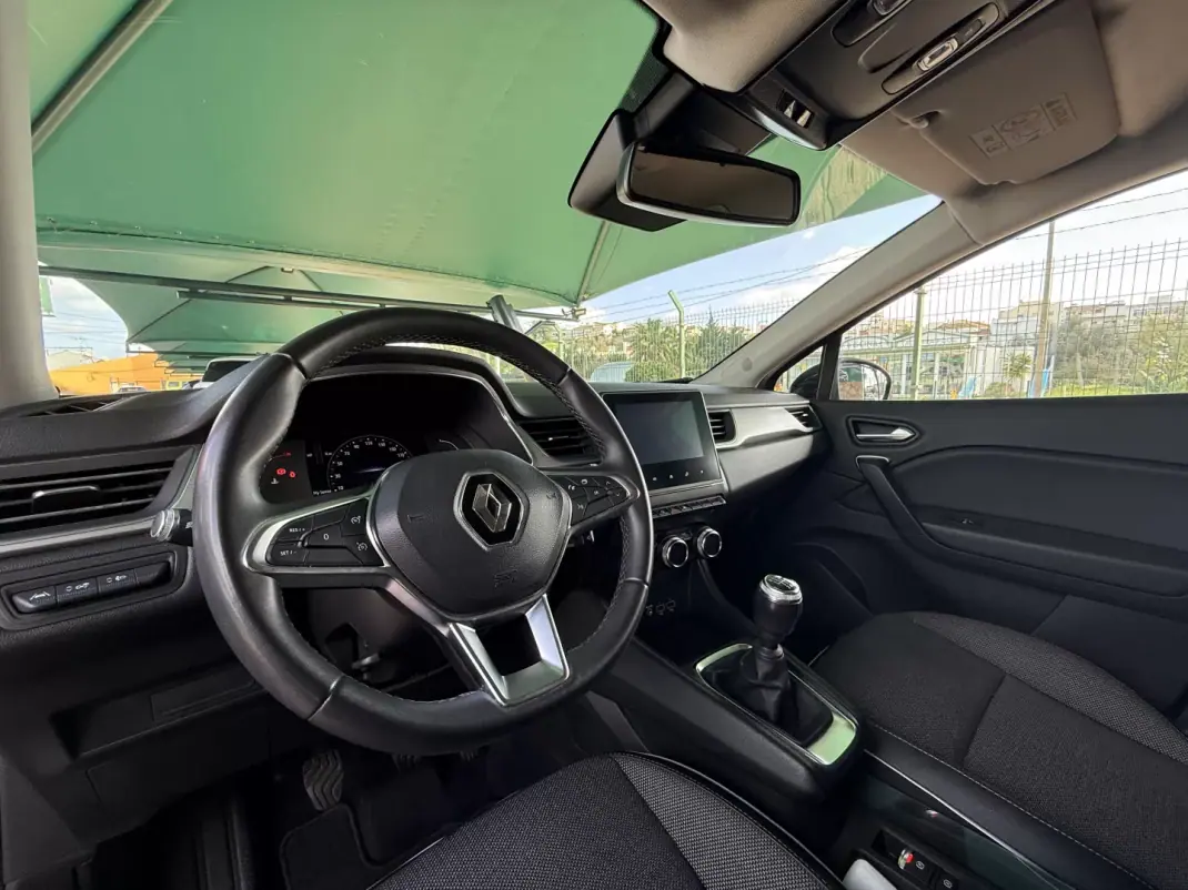 Renault Captur 2021 - 17900 EUR, 56795 km - AUTO.MOTO.pt - 56795km - foto 8 de 18