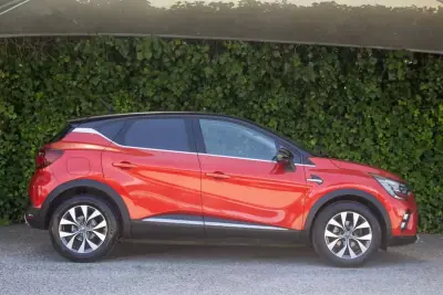 Renault Captur 2020 - 15900 EUR, 86000 km - AUTO.MOTO.pt - 86000km - foto 6 de 17