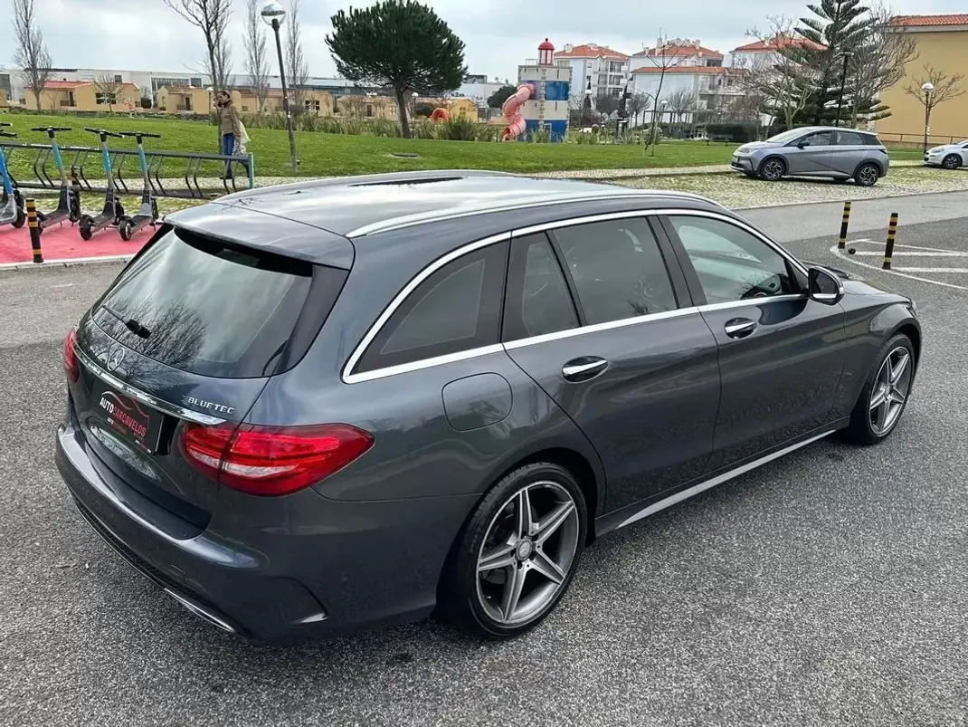Mercedes-Benz C 250 2015 - 24450 EUR, 115000 km - AUTO.MOTO.pt - 115000km - foto 25 de 51