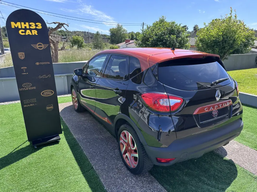Renault Captur 2014 - 9900 EUR, 217000 km - AUTO.MOTO.pt - 217000km - foto 13 de 60