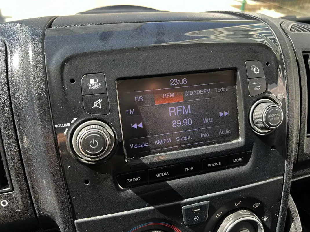 Peugeot 2020 - 16800 EUR, 177696 km - AUTO.MOTO.pt - 177696km - foto 11 de 21