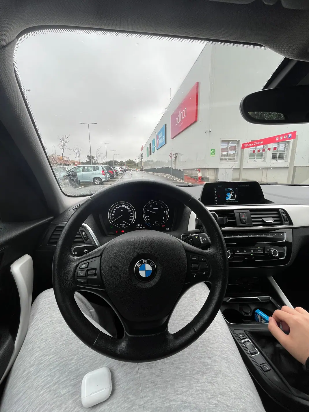 BMW 116 2018 - 16000 EUR, 130000 km - 130000km - foto 5 de 5