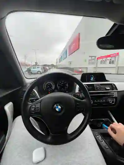 BMW 116 2018 - 16000 EUR, 130000 km - 130000km - foto 5 de 5