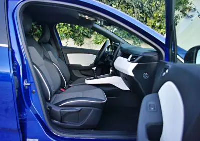 Renault Clio 2023 - 18900 EUR, 26048 km - AUTO.MOTO.pt - 26048km - foto 22 de 40