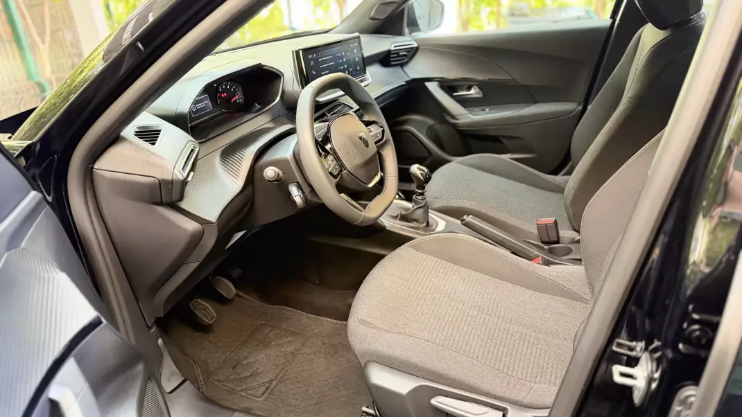 Peugeot 2008 2025 - 22500 EUR, 3357 km - AUTO.MOTO.pt - 3357km - foto 13 de 20