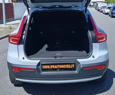 Volvo XC 40 2022 - 26490 EUR, 96032 km - AUTO.MOTO.pt - 96032km - foto 9 de 19