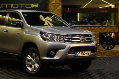 Toyota Hilux 2017 — foto 4 de 21