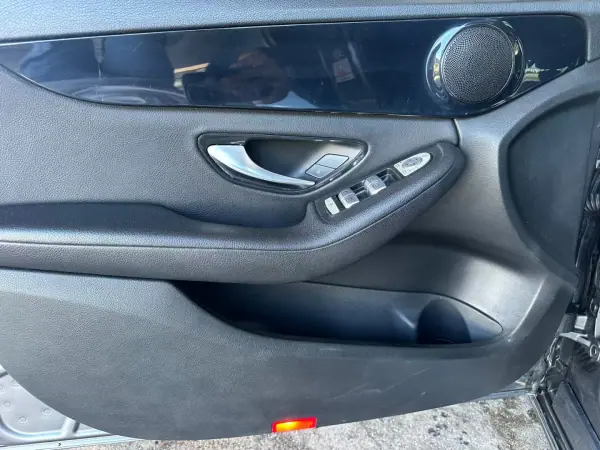 Mercedes-Benz C 220 2019 - 28900 EUR, 98261 km - 98261km - foto 25 de 31
