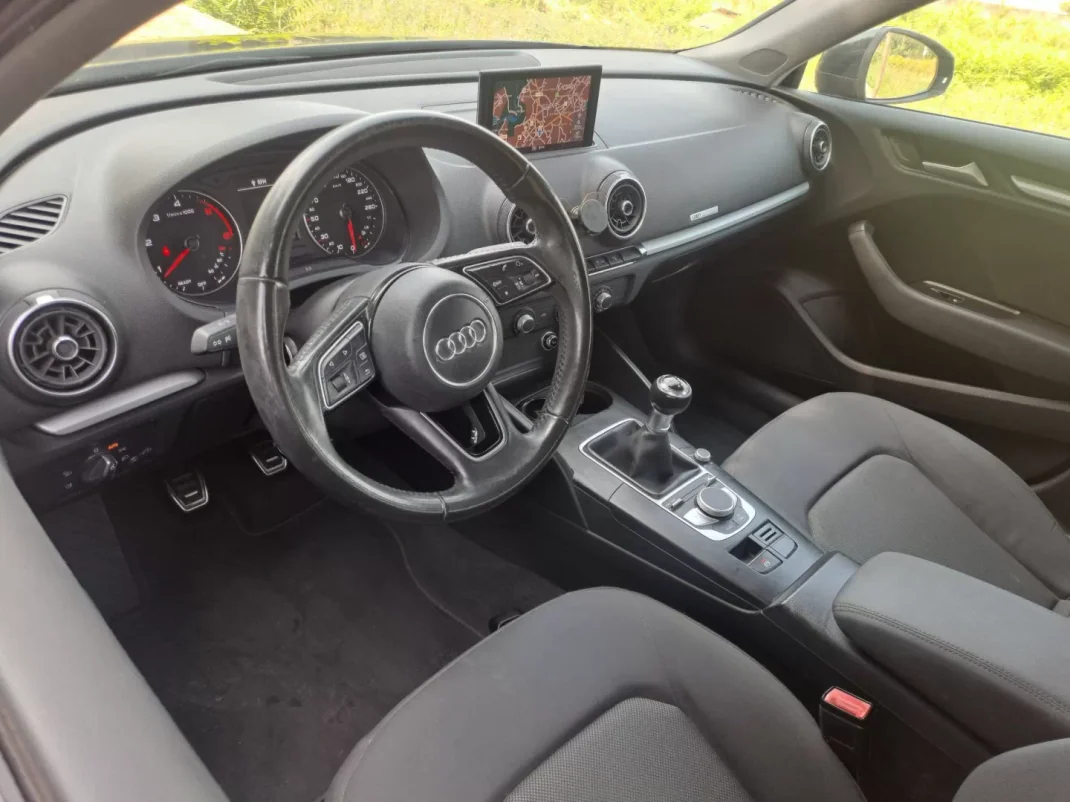 Audi A3 Sportback 2017 - 15500 EUR, 160000 km - 160000km - foto 8 de 14