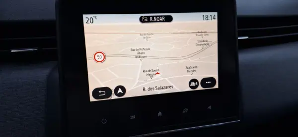 Renault Clio 2024 — foto 3 de 14