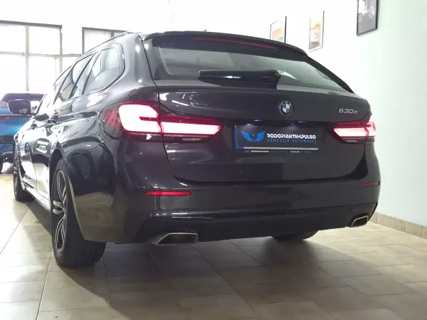 BMW 530e 2021 - 29900 EUR, 130000 km - AUTO.MOTO.pt - 130000km - foto 9 de 34