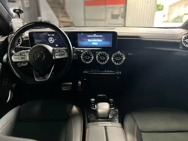 Mercedes-Benz CLA 200 2020 - 35500 EUR, 41690 km - AUTO.MOTO.pt - 41690km - foto 23 de 47
