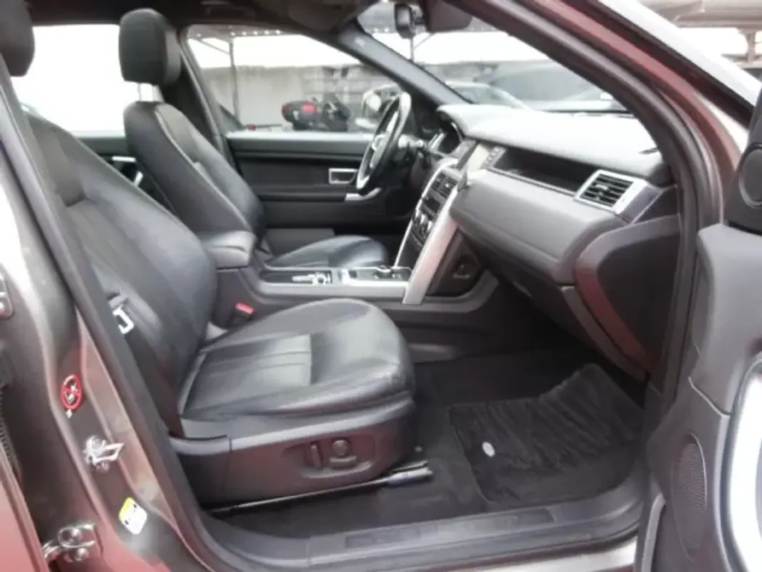 Land Rover Discovery Sport 2017 - 22500 EUR, 165585 km - 165585km - foto 31 de 37