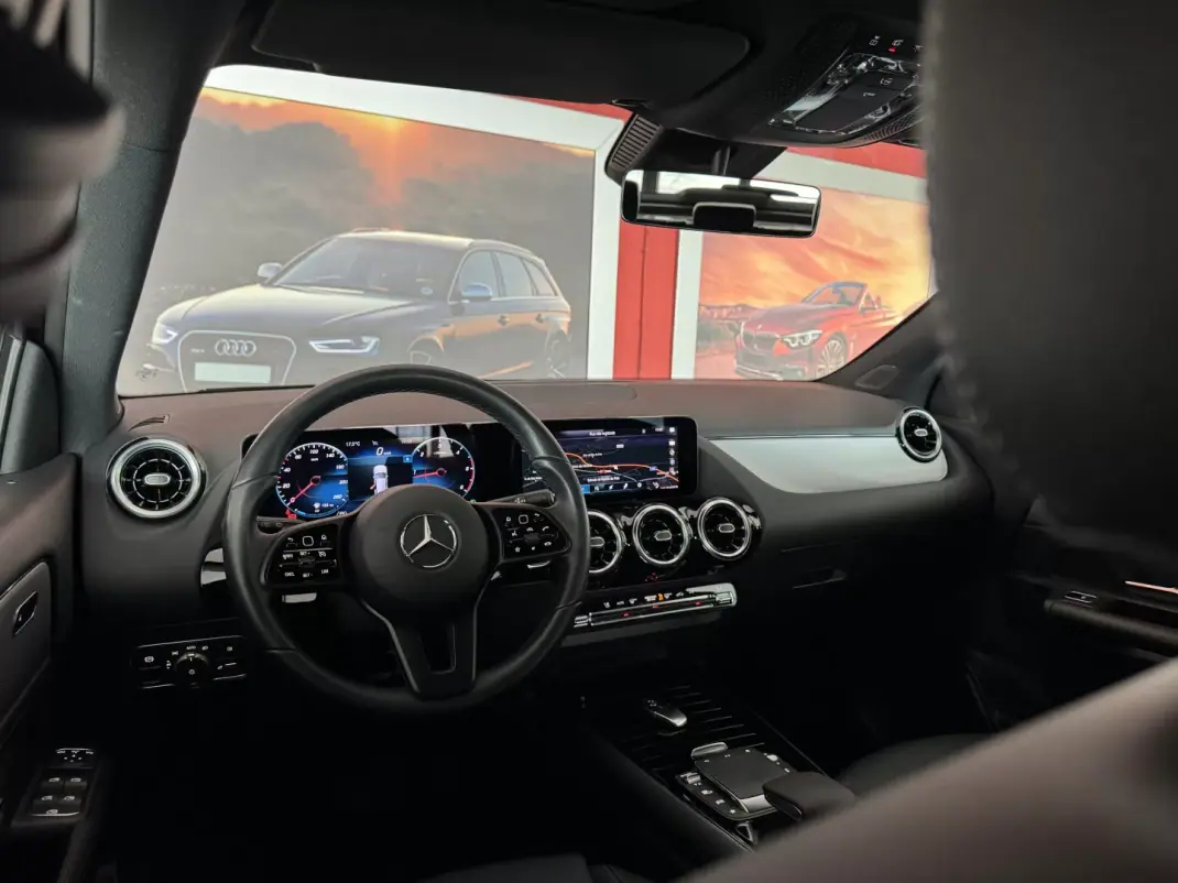 Mercedes-Benz GLA 180 2022 - 35990 EUR, 98845 km - AUTO.MOTO.pt - 98845km - foto 17 de 22