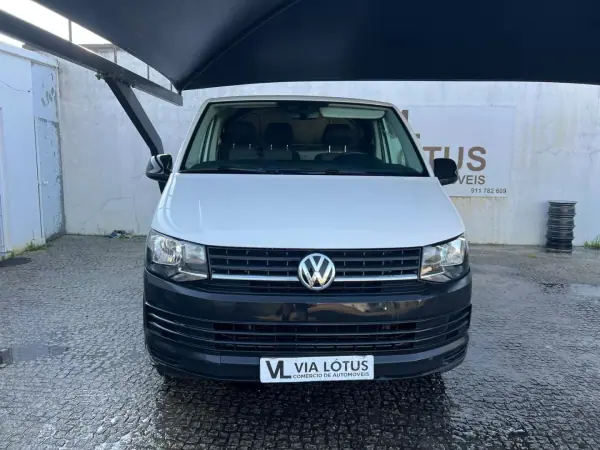 Volkswagen Transporter 2019 - 16500 EUR, 203450 km - AUTO.MOTO.pt - 203450km - foto 6 de 12