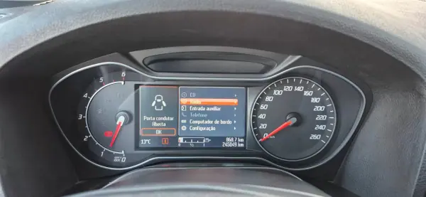 Ford S-Max 2010 - 13750 EUR, 245000 km - AUTO.MOTO.pt - 245000km - foto 12 de 22