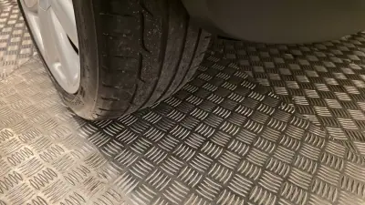 MINI Cooper 2010 - 9900 EUR, 144067 km - AUTO.MOTO.pt - 144067km - foto 31 de 56