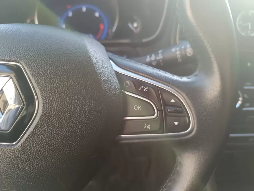 Renault Mégane 2019 - 12900 EUR, 192111 km - AUTO.MOTO.pt - 192111km - foto 21 de 26