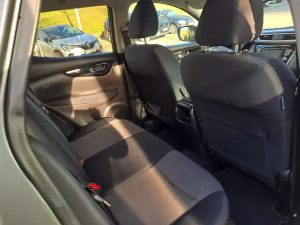 Nissan Qashqai 2014 - 12950 EUR, 150000 km - AUTO.MOTO.pt - 150000km - foto 22 de 25