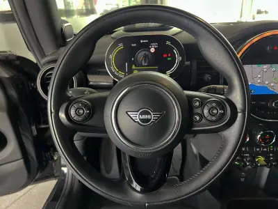 MINI Electric 2020 - 18800 EUR, 54497 km - AUTO.MOTO.pt - 54497km - foto 8 de 25