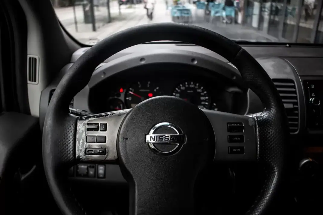 Nissan Navara 2010 - 21450 EUR, 253981 km - AUTO.MOTO.pt - 253981km - foto 11 de 33