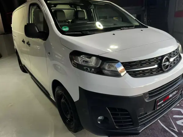 Opel Vivaro 2021 - 17000 EUR, 188500 km - AUTO.MOTO.pt - 188500km - foto 7 de 30