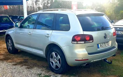 Volkswagen Touareg 2007 - 18990 EUR, 298000 km - AUTO.MOTO.pt - 298000km - foto 2 de 3