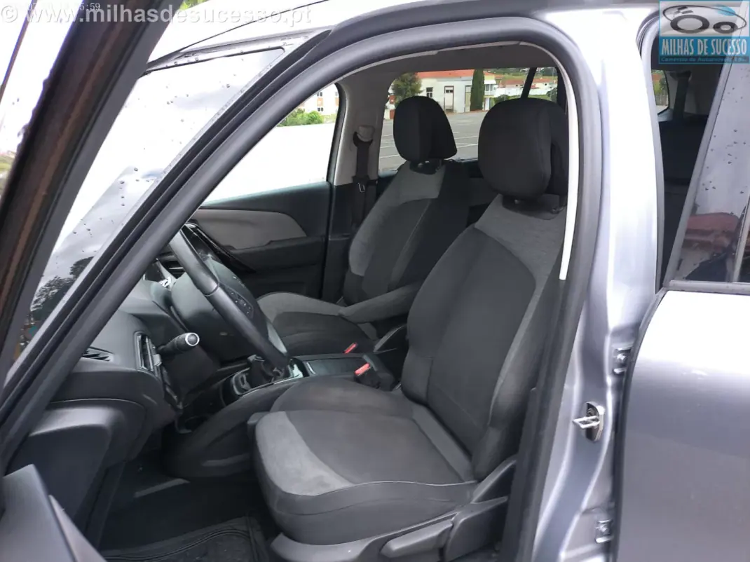 Citroën C4 Spacetourer 2019 - 15500 EUR, 123000 km - AUTO.MOTO.pt - 123000km - foto 17 de 22