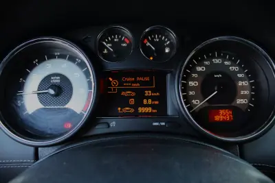 Peugeot RCZ 2012 - 12990 EUR, 189000 km - AUTO.MOTO.pt - 189000km - foto 8 de 25