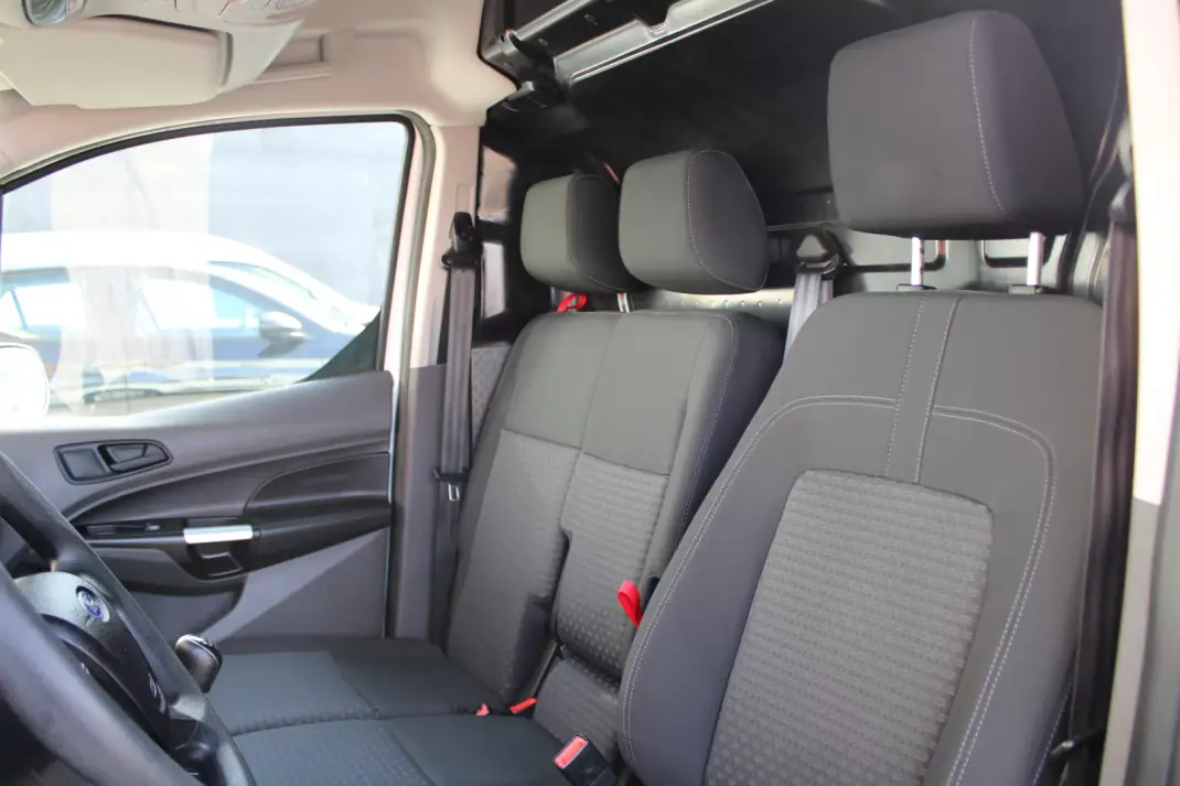 Ford Transit Connect 2021 - 13490 EUR, 172000 km - AUTO.MOTO.pt - 172000km - foto 15 de 22