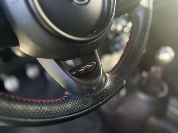 MINI 5 Portas 2019 - 15790 EUR, 179000 km - AUTO.MOTO.pt - 179000km - foto 23 de 39