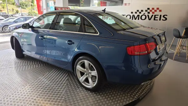 Audi A4 2009 - 9900 EUR, 305847 km - AUTO.MOTO.pt - 305847km - foto 22 de 57