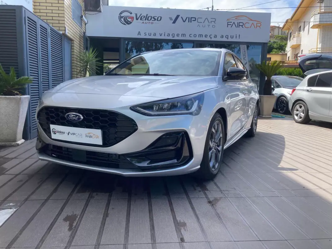 Ford Focus 2023 - 20590 EUR, 37780 km - AUTO.MOTO.pt - 37780km - foto 1 de 23