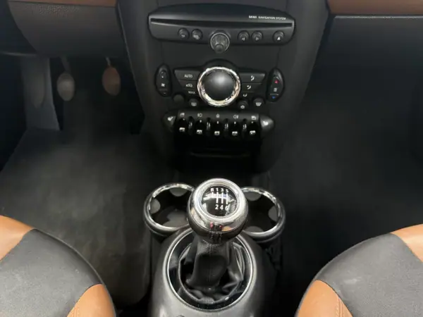 MINI Cooper 2012 - 8750 EUR, 212000 km - AUTO.MOTO.pt - 212000km - foto 11 de 17