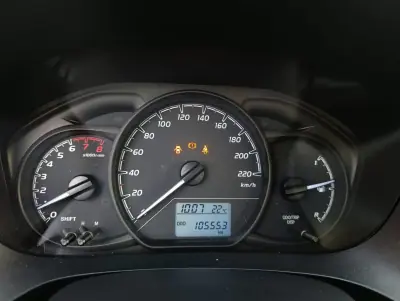 Toyota Yaris 2018 - 11900 EUR, 105553 km - AUTO.MOTO.pt - 105553km - foto 3 de 17