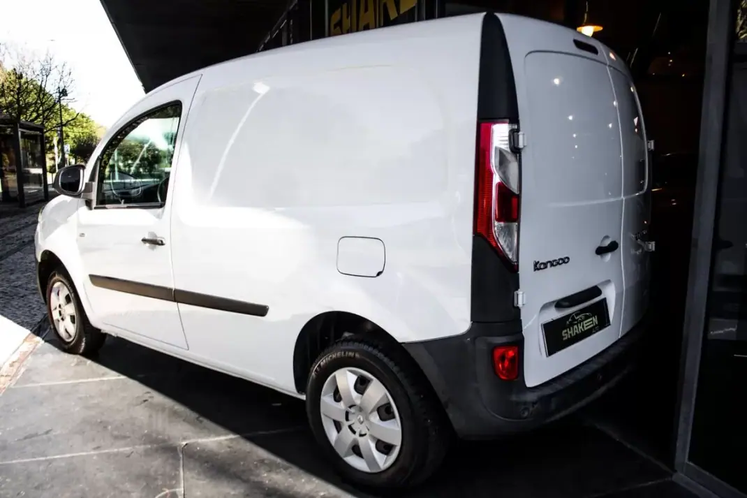 Renault Kangoo E-Tech Confort 2020 - 10750 EUR, 63577 km - AUTO.MOTO.pt - 63577km - foto 6 de 27
