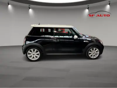 MINI Cooper 2009 - 10500 EUR, 157431 km - AUTO.MOTO.pt - 157431km - foto 4 de 10